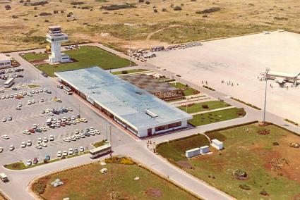 Vista aérea del recién construido Aeropuerto de Menorca, cuyo acto inaugural contó con la asistencia del ministro del Aire, el g