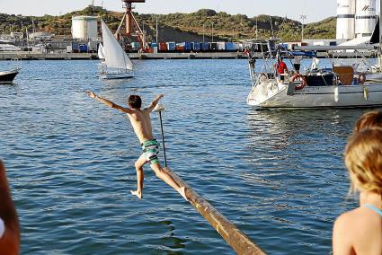 El tradicional joc des capellet va ser un dels atractius de la festa