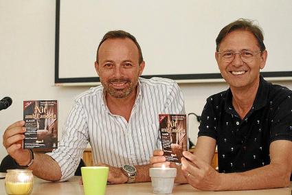 El batle José Luis Benejam i Tiago Reurer presentaren la ‘Noche en vela’.