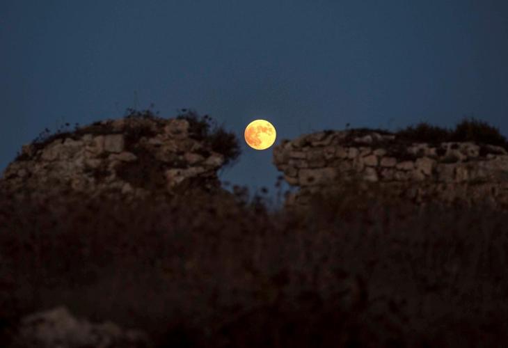 Luna llena en Menorca antes del eclipse