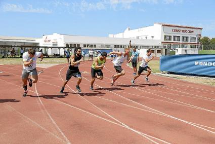 Los 100 metros tenían que correrse en 14 segundos los hombres, y en 15 las mujeres