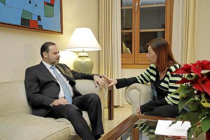 El ministro de Fomento, José Luis Ábalos , se reunió con Francina Armengol en Palma.