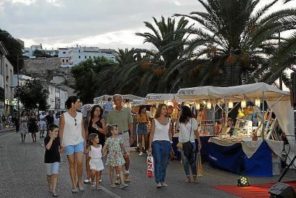 Menorca Mao / puerto / Gemma Andreu / Mercadillo / actuacion musical