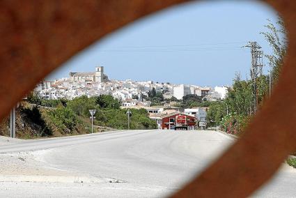 Menorca Alaior / Gemma Andreu / entrada poblacion por la rotonda del