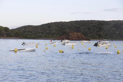 Tres barcos, a la deriva en Es Grau.