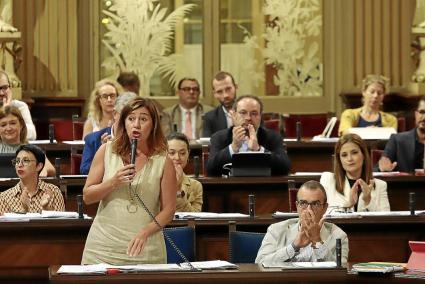 Francina Armengol en el Parlament