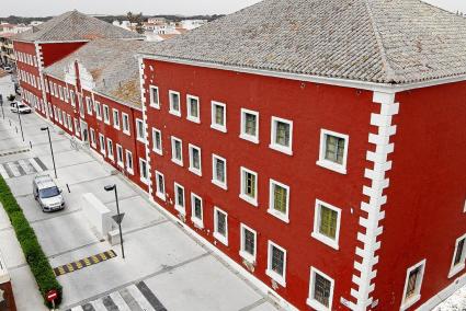 Educación propone crear un centro de FP en un cuartel de Es Castell.