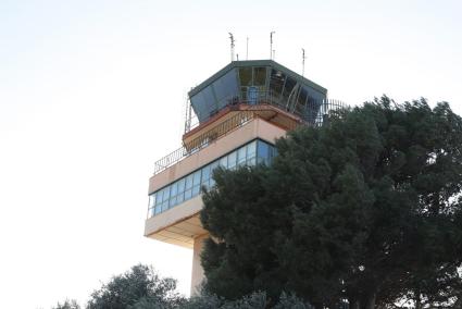 Actual torre de control del aeropuerto de Menorca