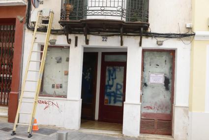 Fachada de la casa en el centro de Maó