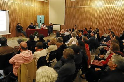 Menorca Javier Coll Biblioteca Rubio Tuduri Taula rodona "Els creues