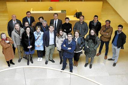 Abogados menorquines del turno de oficio, junto al decano, Pedro Monjo, en la protesta al ministerio, hace un año