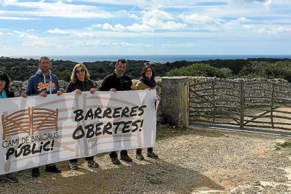 MENORCA - Unos 70 excursionistas piden paso por el Camí de Binigaus