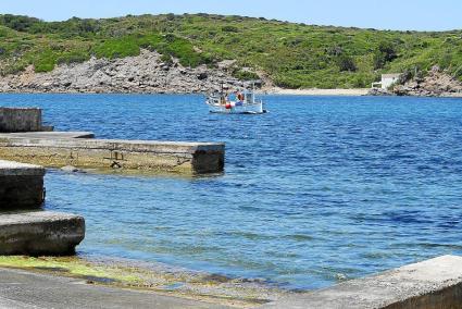 La necesidad de sustituir algunos muertos de amarre impide el uso de los 220 puntos de atraque de la cala