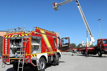 MAHON - NUEVO CAMION AUTOBOMBA EN EL PARQUE DE BOMBEROS DE MAHON.