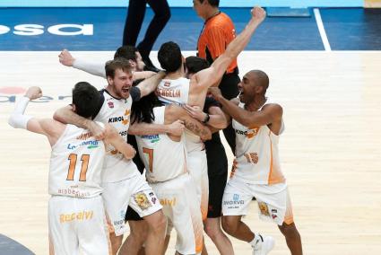 El Kirolbet Baskonia se impone al Barça en la final de la Liga Endesa