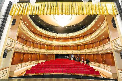 MENORCA - EL TEATRE DES BORN PREPARA SU INAUGURACION TRAS 14 AÑOS CERRADO.