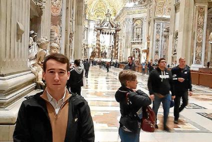 El joven menorquín Pau Pons Seguí en una fotografía obtenida en la basílica de San Pedro del Vaticano