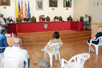 MENORCA - POLITICA MUNICIPAL - PLENO DEL AYUNTAMIENTO DE ES CASTELL.