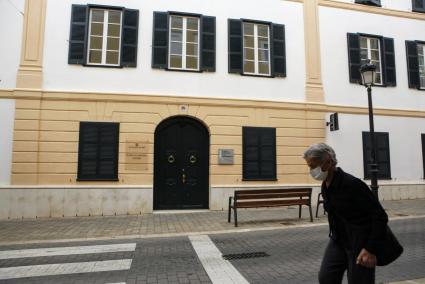 El geriátrico municipal de Maó está confinado por el positivo de tres trabajadores