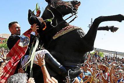 Imagen de la celebración de las fiestas patronales de Es Castell.