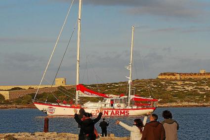 Menorca Mao / Gemma Andreu / puerto / Open Arms / Llegada barco Astra