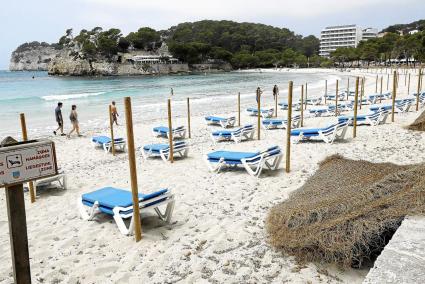 Menorca Ferreries / Gemma Andreu / cala Galdana playa / instalacion h