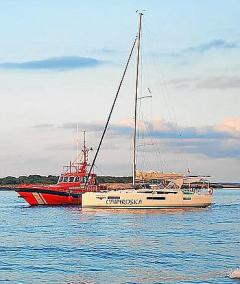 Rescate del velero en Son Xoriguer