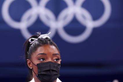 Simone Biles participará en la final de barra