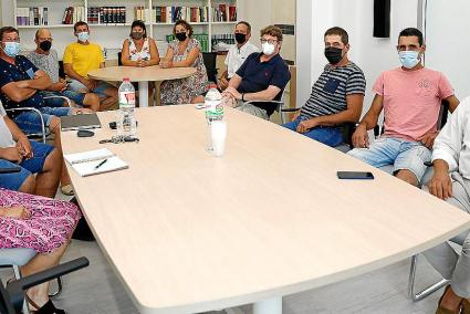 Los integrantes de la directiva elegida el miércoles celebraron ayer su primera reunión.