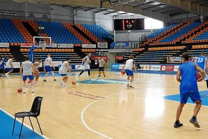 Imagen de uno de los entrenamientos semanales del nuevo Hestia, estos pasados días en el Pavelló Menorca.