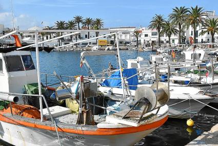 Las obras se centrarán en la rehabilitación de los muelles de la dársena y en la mejora de la estructura del dique de abrigo del puerto de Fornells.