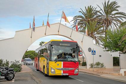 menorca ciutadella calan blanes autobus urbanització