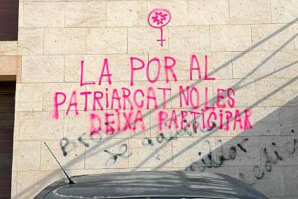 Una de las pintadas aparecidas la pasada primavera en Ciutadella y que originaron la polémica.