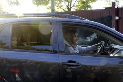 LOS REYES LLEVAN A LA PRINCESA LEONOR Y SU HERMANA SOFÍA DE VUELTA AL COLEGIO