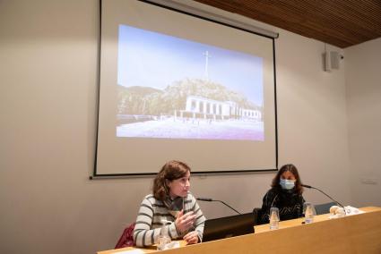 Queralt Solé, es doctora en Historia, especializada en la Guerra Civil y el franquismo. Autora de un trabajo de investigación sobre el Valle de los Caídos, el sábado participó en «Tardor de memòria» en Maó