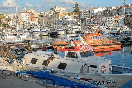 Imagen de la «Valldemossa», una de las dos barcas que seguirá faenado desde el puerto de Ciutadella.