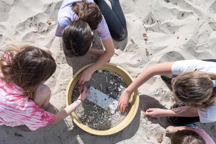 41 grupos de voluntarios se suman en Menorca a la jornada "Clean Up The Med"