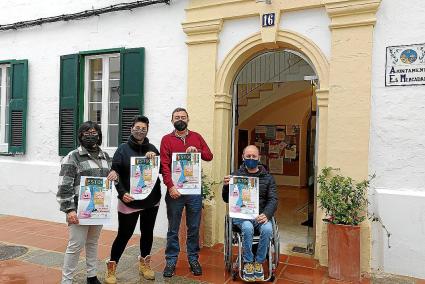 Representants de l’Ajuntament des Mercadal i dels empresaris, ahir a la presentació de les jornades.