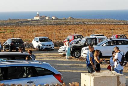 Aparcamiento de Punta Nati.