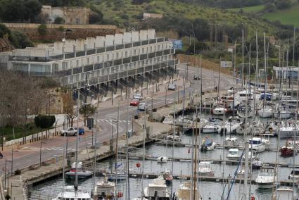 El edificio tiene 50 apartamentos, 40 son de la Sareb, cuatro del inversor inicial y el resto se adjudicó a varios compradores.