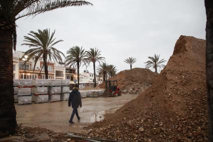 La negativa popular al nuevo local para servicios frente al mar no altera al ente público