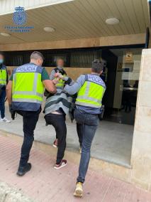 El joven de 23 años tras ser detenido por la Policía Nacional.