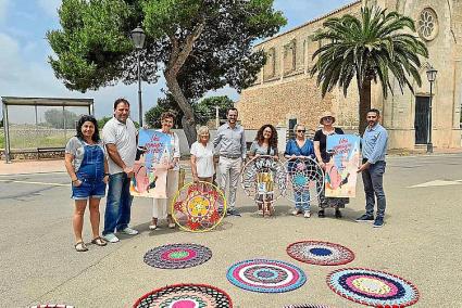 Imagen de los asistentes a la presentación de la feria