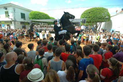 Imagen del jaleo en las fiestas de Sant Lluís