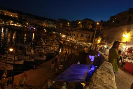 Calesfonts, una de las zonas de bares y restaurantes que ha sufrido el apagón la noche de este viernes