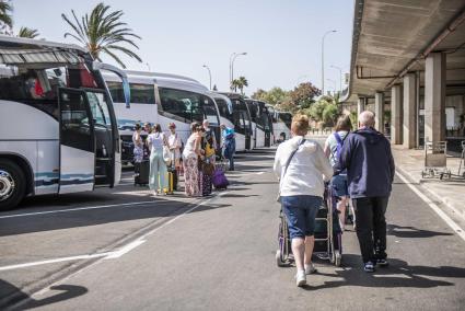 Desde el inicio de la temporada la Isla adolece de profesionales del transporte de pasajeros.