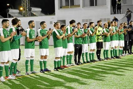 Imagen de la presentación de la temporada pasada de la UE Sami, con su equipo de la Regional Preferente dirigido por Vaquero