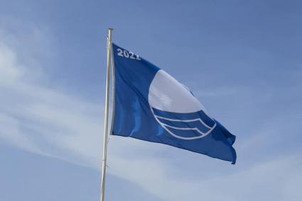 En Menorca este año les han concedido la bandera azul a tres playas y a un puerto.