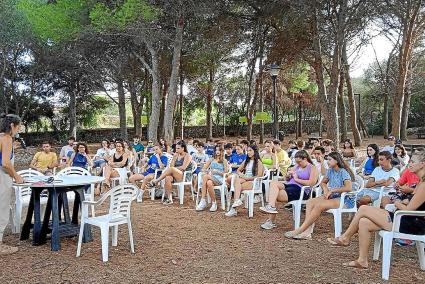 Los jóvenes que han participado este verano en el programa durante el acto de clausura celebrado este martes