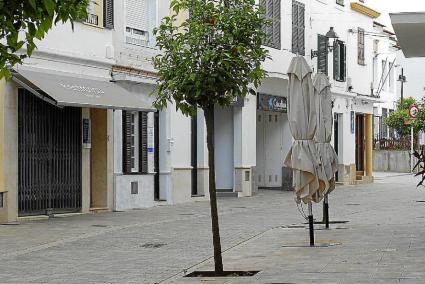 La mujer realizaba las extracciones bancarias en un cajero del carrer Nou de Es Mercadal